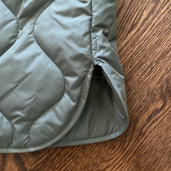 Hooded Sherpa Quilted Hybrid Coat Old Navy green ivory medium Tall MT - Picture 10 of 10